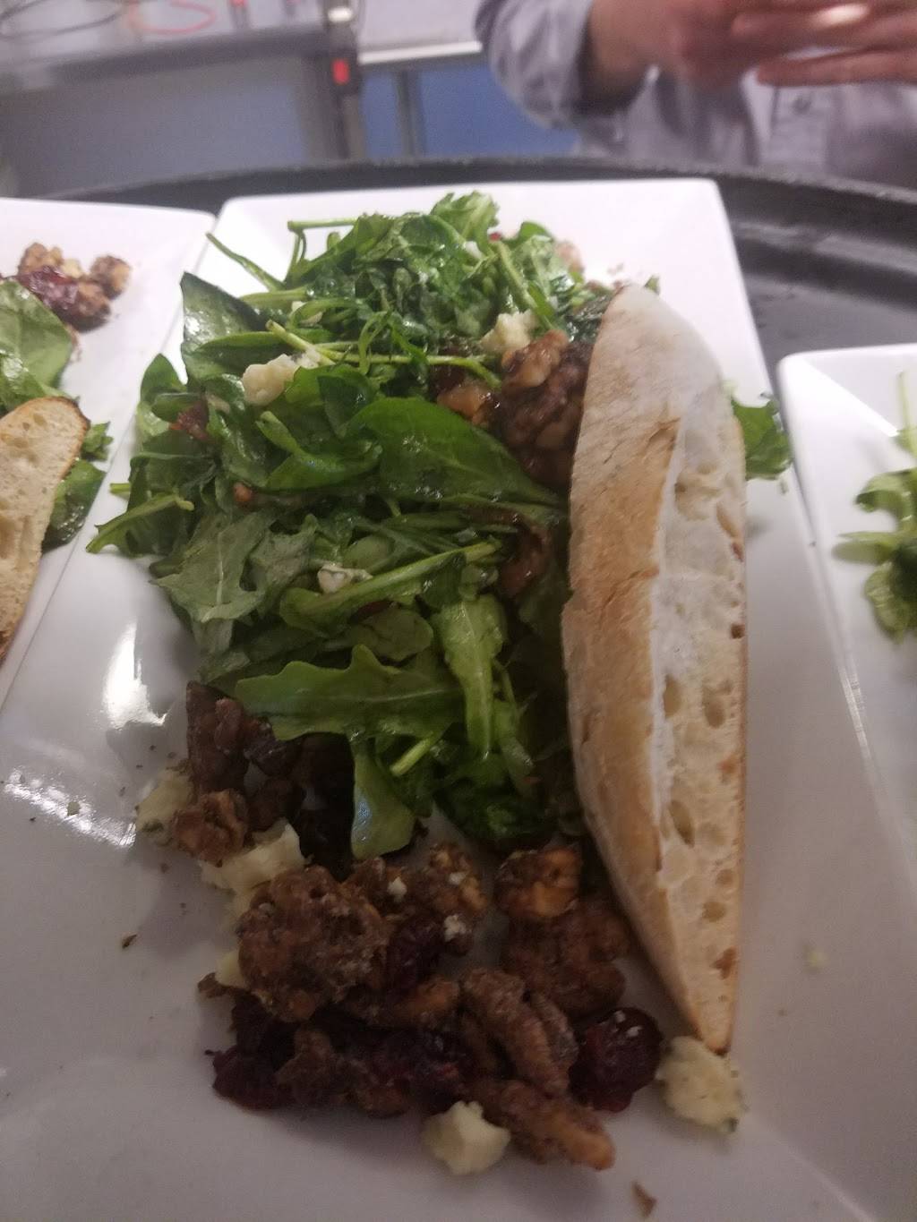 Grandstand Grille | restaurant | 2200 York Rd, Lutherville-Timonium, MD 21093, USA | 4439915649 OR +1 443-991-5649