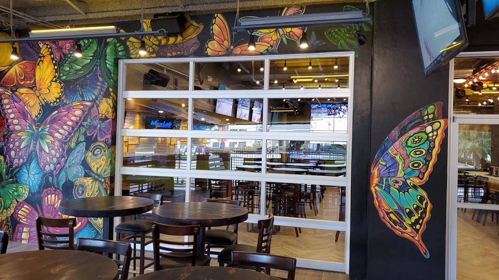 Atomic Bottle | restaurant | 6218 Richmond Ave, Houston, TX 77057, USA | 7136969111 OR +1 713-696-9111