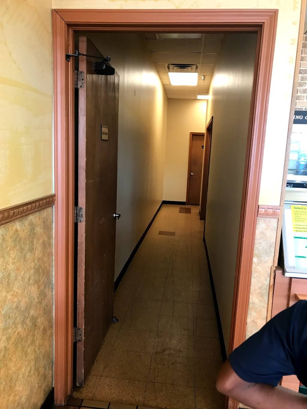 Subway Restaurants | restaurant | 6130 E 71st St Ste 16D Summit Square Shopping Center, Tulsa, OK 74136, USA | 9183987328 OR +1 918-398-7328