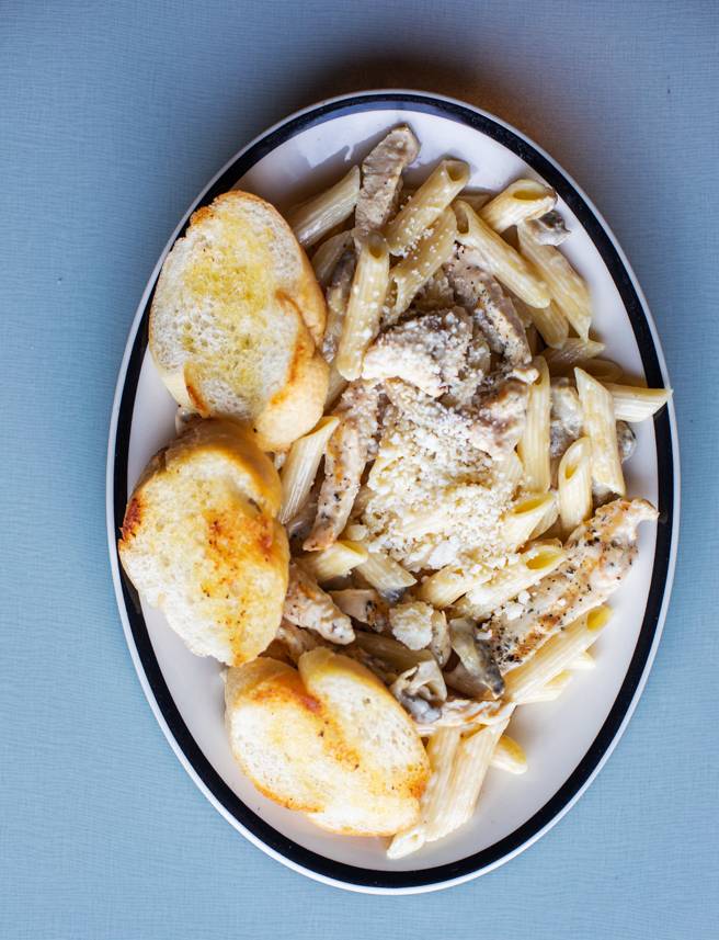 J & N Grille | restaurant | 4570 N Broadway, Chicago, IL 60640, USA | 7737287000 OR +1 773-728-7000