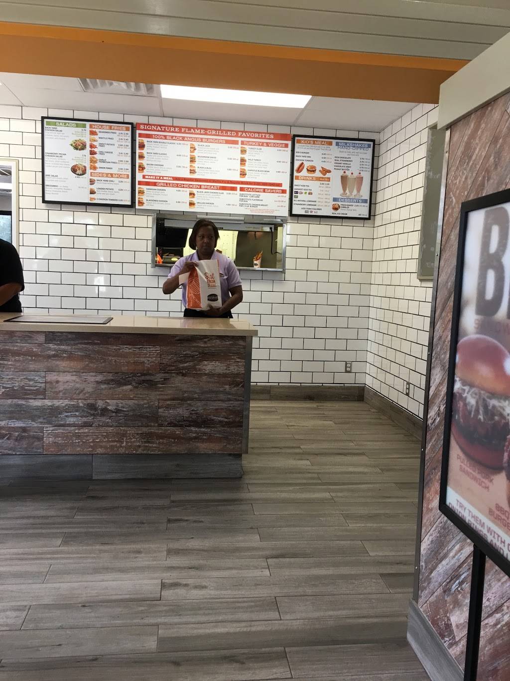 Back Yard Burgers | restaurant | 821 North Pkwy, Jackson, TN 38305, USA | 7313005220 OR +1 731-300-5220