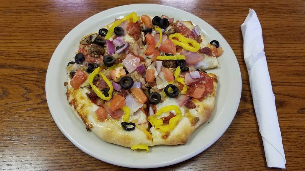 Caudillios Pizza | restaurant | 120 N Walnut St, Rising Sun, IN 47040, USA | 8124384380 OR +1 812-438-4380