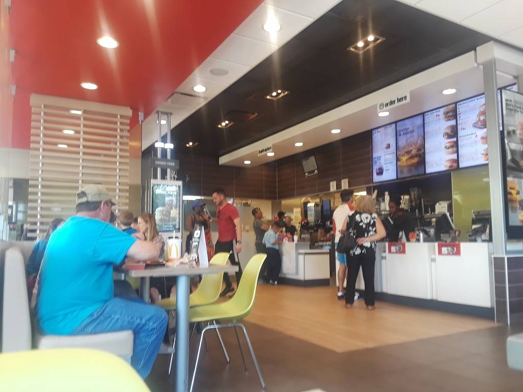 McDonalds | cafe | 13690 Biscayne Dr, Homestead, FL 33033, USA | 3052472704 OR +1 305-247-2704