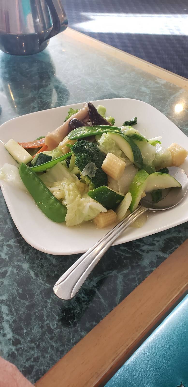 Golden City Chinese Cuisine | restaurant | 17719 W Vanowen St, Reseda, CA 91335, USA | 8183432665 OR +1 818-343-2665