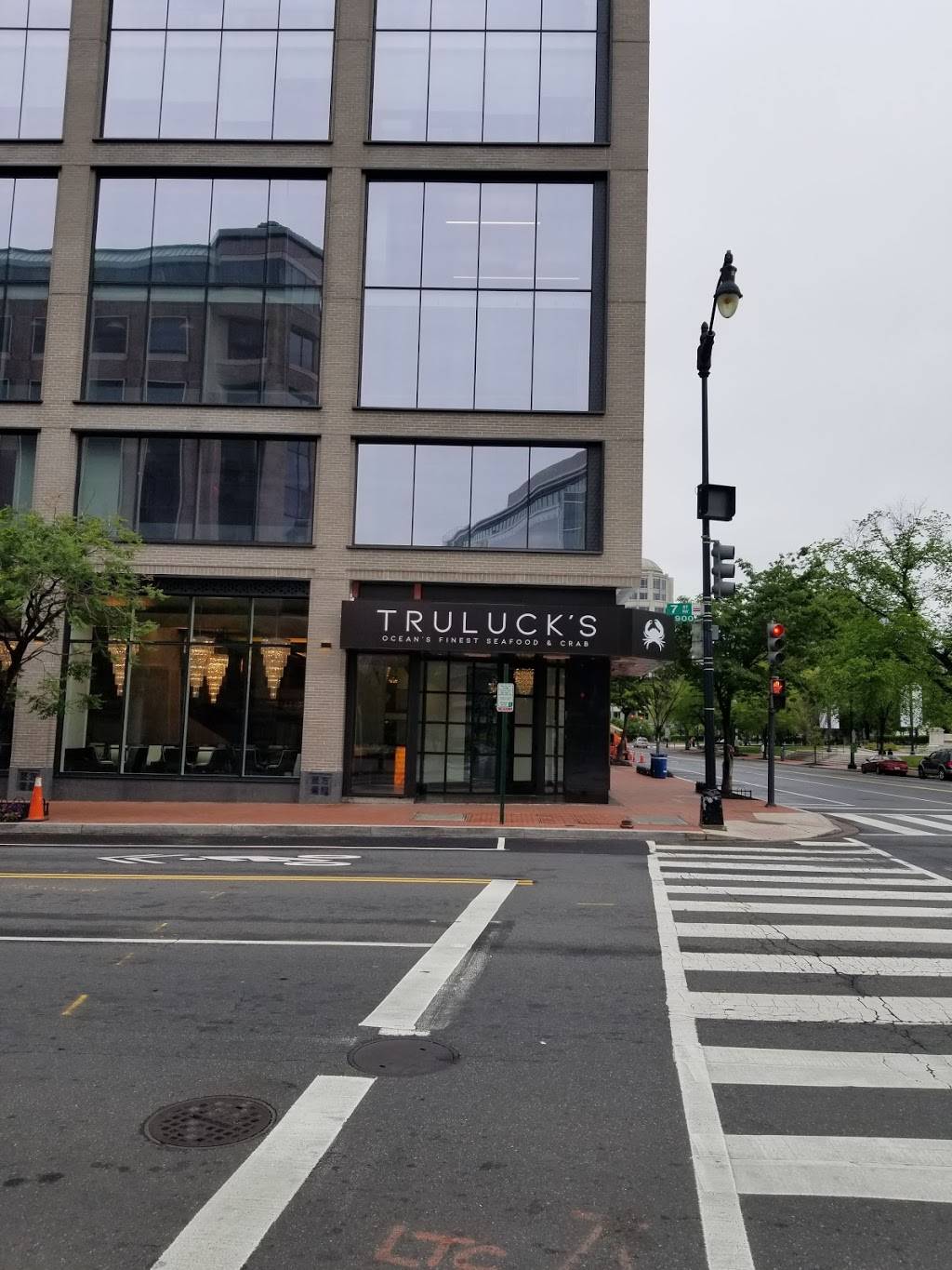 Trulucks | restaurant | 7th St NW &, K St NW, Washington, DC 20001, USA | 2028980680 OR +1 202-898-0680