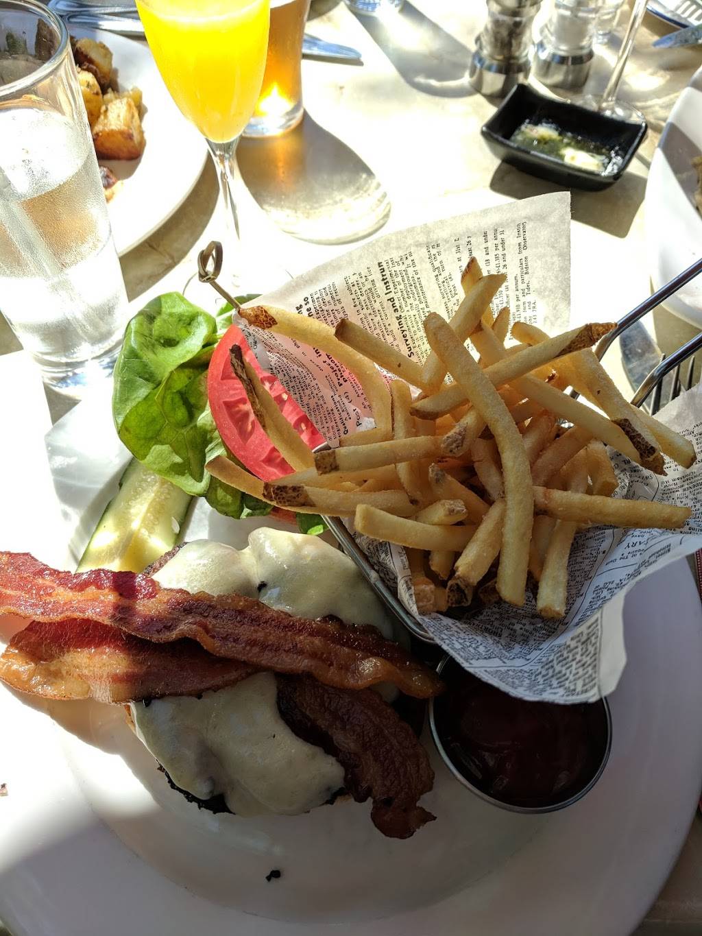 Maxs Oyster Bar | restaurant | 964 Farmington Ave, West Hartford, CT 06107, USA | 8602366299 OR +1 860-236-6299