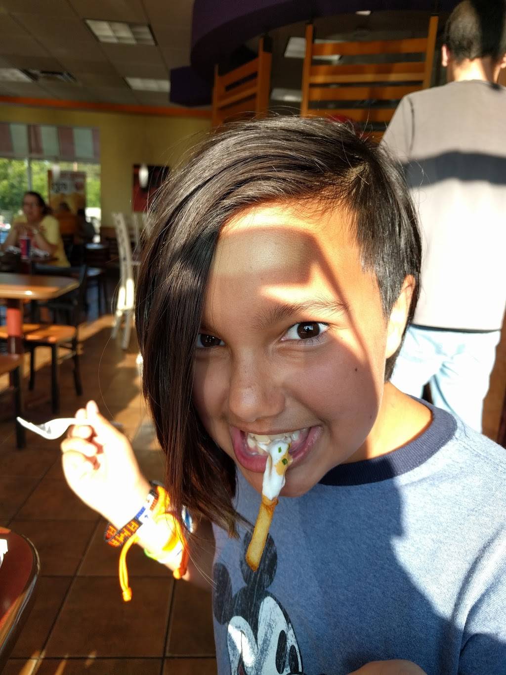 KFC | meal delivery | 595 Lansdowne St, Peterborough, ON K9J 1Z1, Canada | 7057420160 OR +1 705-742-0160