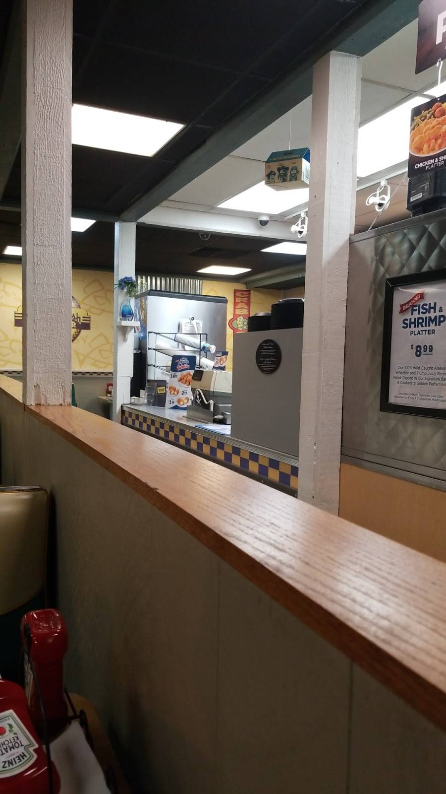 Long John Silvers | restaurant | 1224 E Edwardsville Rd, Wood River, IL 62095, USA | 6182543457 OR +1 618-254-3457