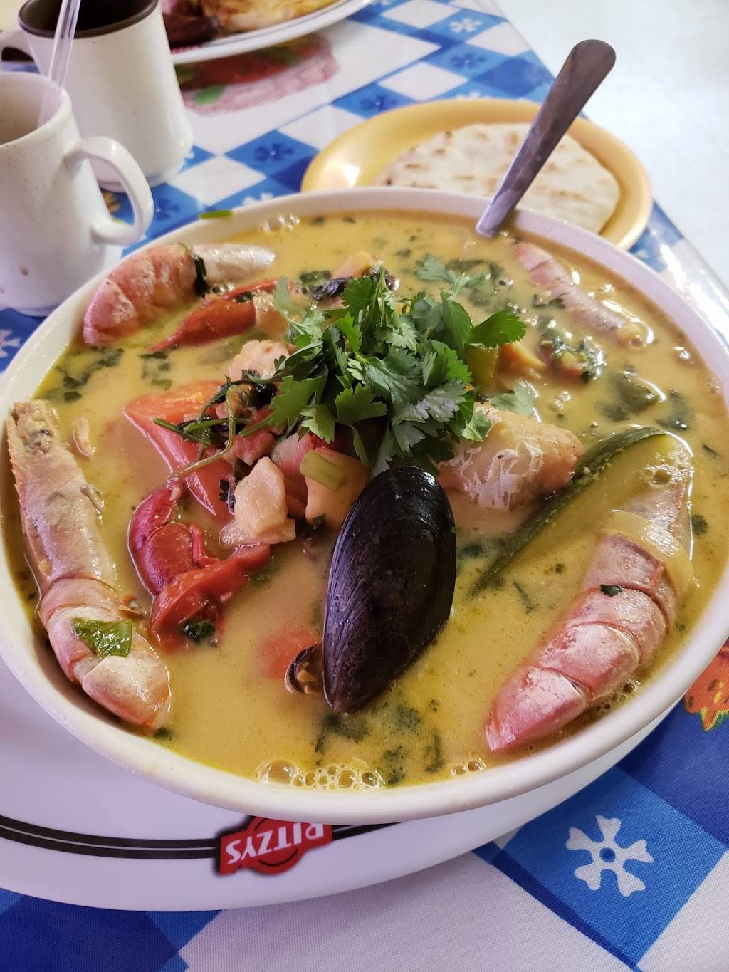 Dona Carmen Pupuseria Restaurant | restaurant | 1818 Hemphill St, Fort Worth, TX 76110, USA | 8179209868 OR +1 817-920-9868