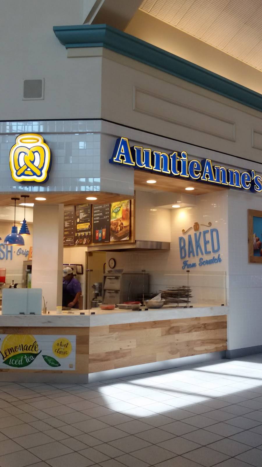 Auntie Annes | restaurant | 1675 W Lacey Blvd, Hanford, CA 93230, USA | 5595846884 OR +1 559-584-6884