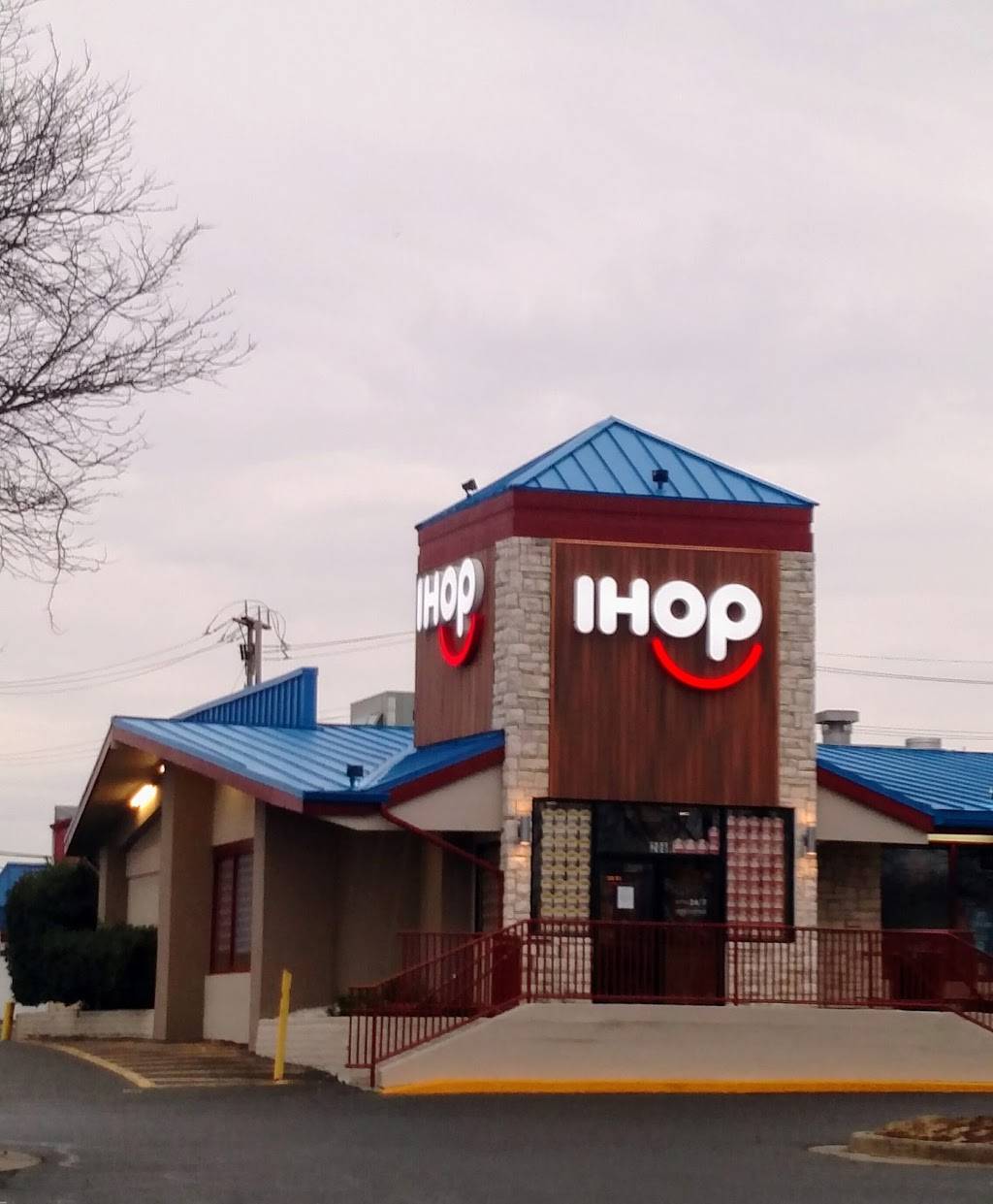 IHOP | restaurant | 206 N Frederick Ave, Gaithersburg, MD 20877, USA | 3018405706 OR +1 301-840-5706