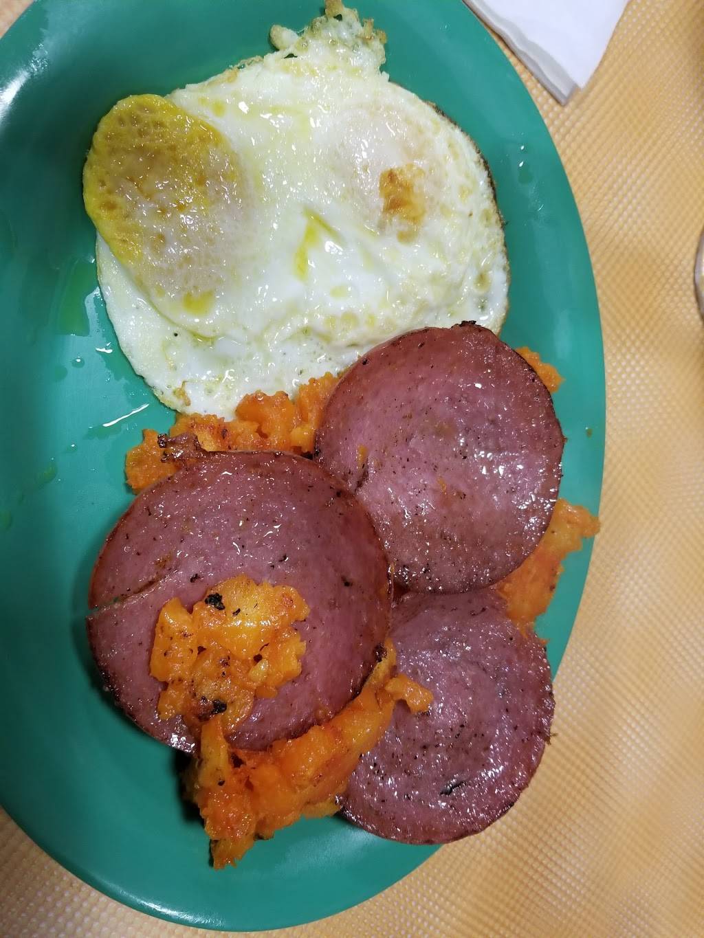 Reben Luncheonette | restaurant | 229 Havemeyer St, Brooklyn, NY 11211, USA | 7183887696 OR +1 718-388-7696