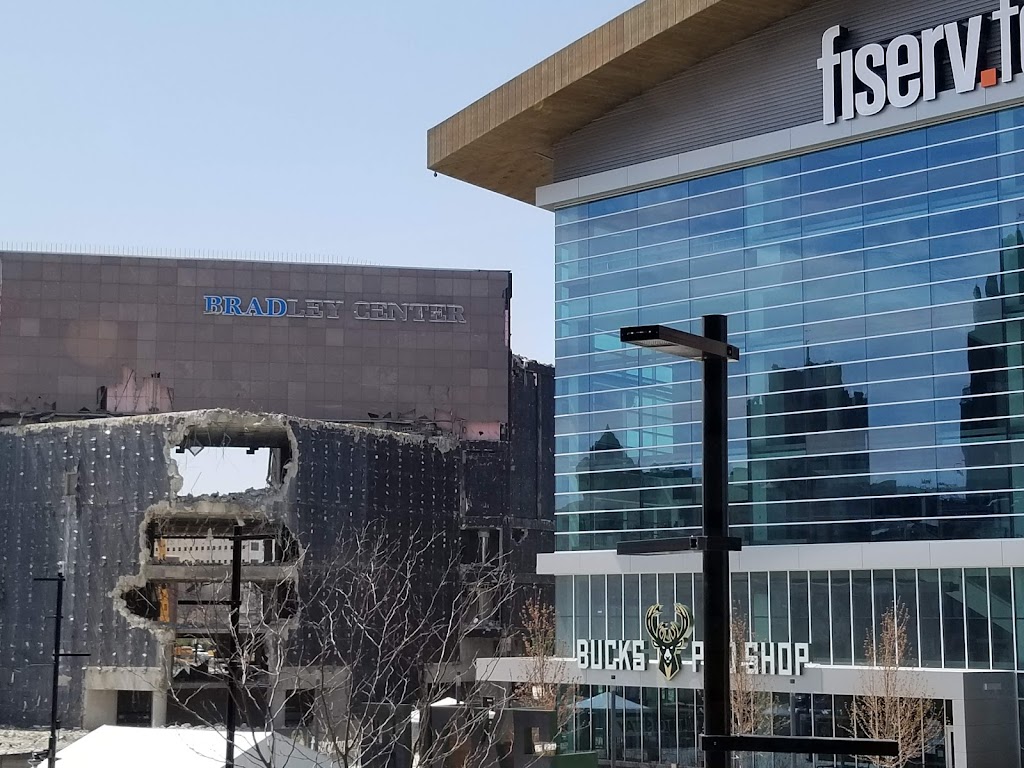 Punch Bowl Social Milwaukee | restaurant | 1122 Vel R. Phillips Ave, Milwaukee, WI 53203, USA | 4142047544 OR +1 414-204-7544