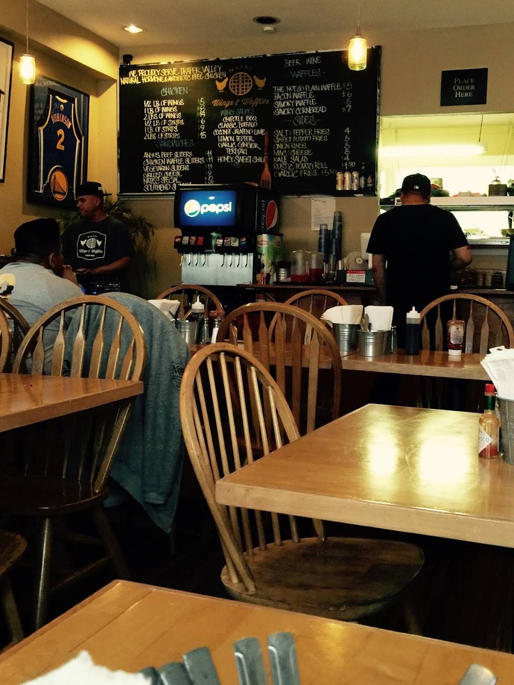 Nates Wings & Waffles | restaurant | 1224 E Jefferson St, Seattle, WA 98122, USA | 2066292051 OR +1 206-629-2051