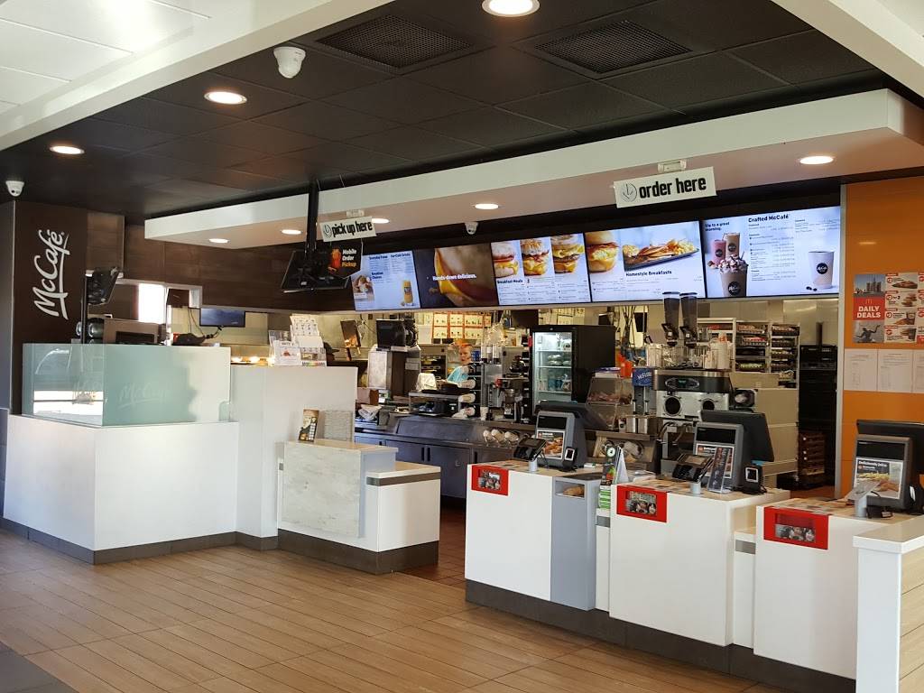 McDonalds | cafe | 13158 Ford Rd, Dearborn, MI 48126, USA | 3135815680 OR +1 313-581-5680