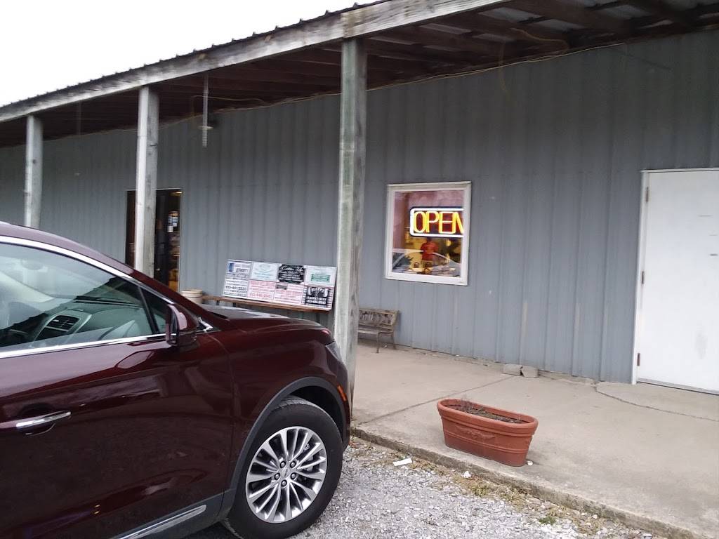 Houstons | restaurant | 2515 TN-47, White Bluff, TN 37187, USA | 6157973307 OR +1 615-797-3307