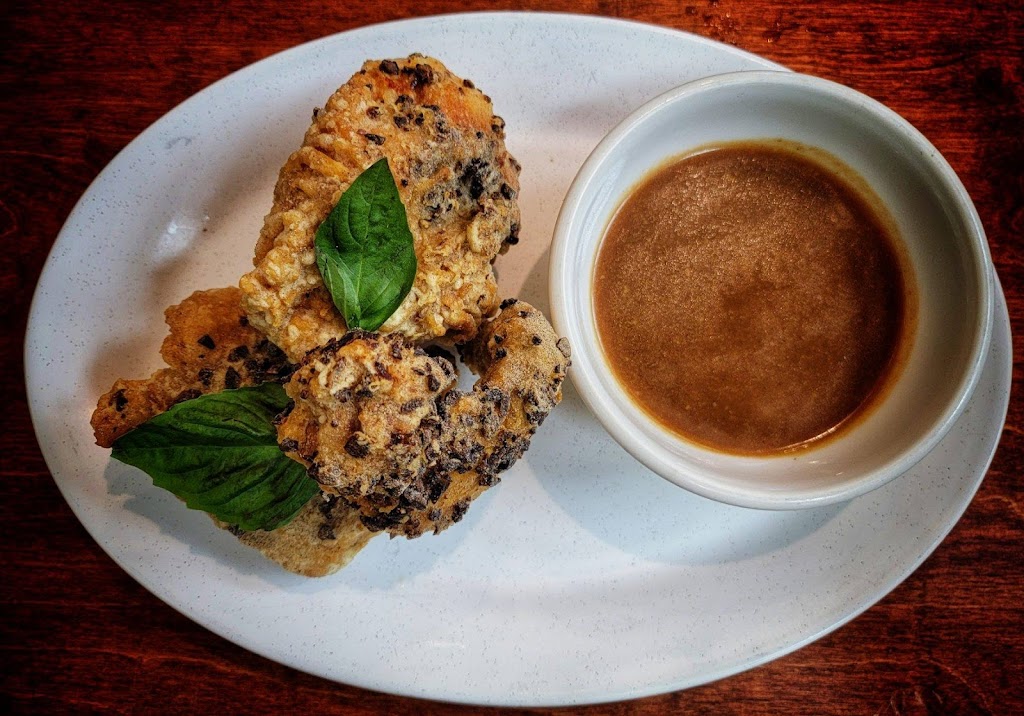 Boom Chicky | meal takeaway | 3648 King St, Alexandria, VA 22302, USA | 7038880184 OR +1 703-888-0184