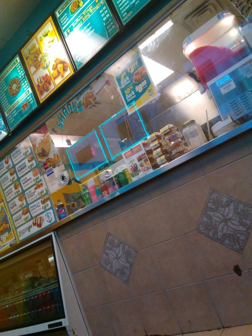 Sharks Fish & Chicken | restaurant | 35 E 59th St, Chicago, IL 60637, USA | 7739558000 OR +1 773-955-8000