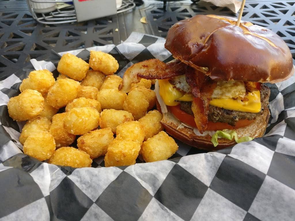 American Burger Co | restaurant | 14130 Rivergate Pkwy, Charlotte, NC 28273, USA | 7044947356 OR +1 704-494-7356