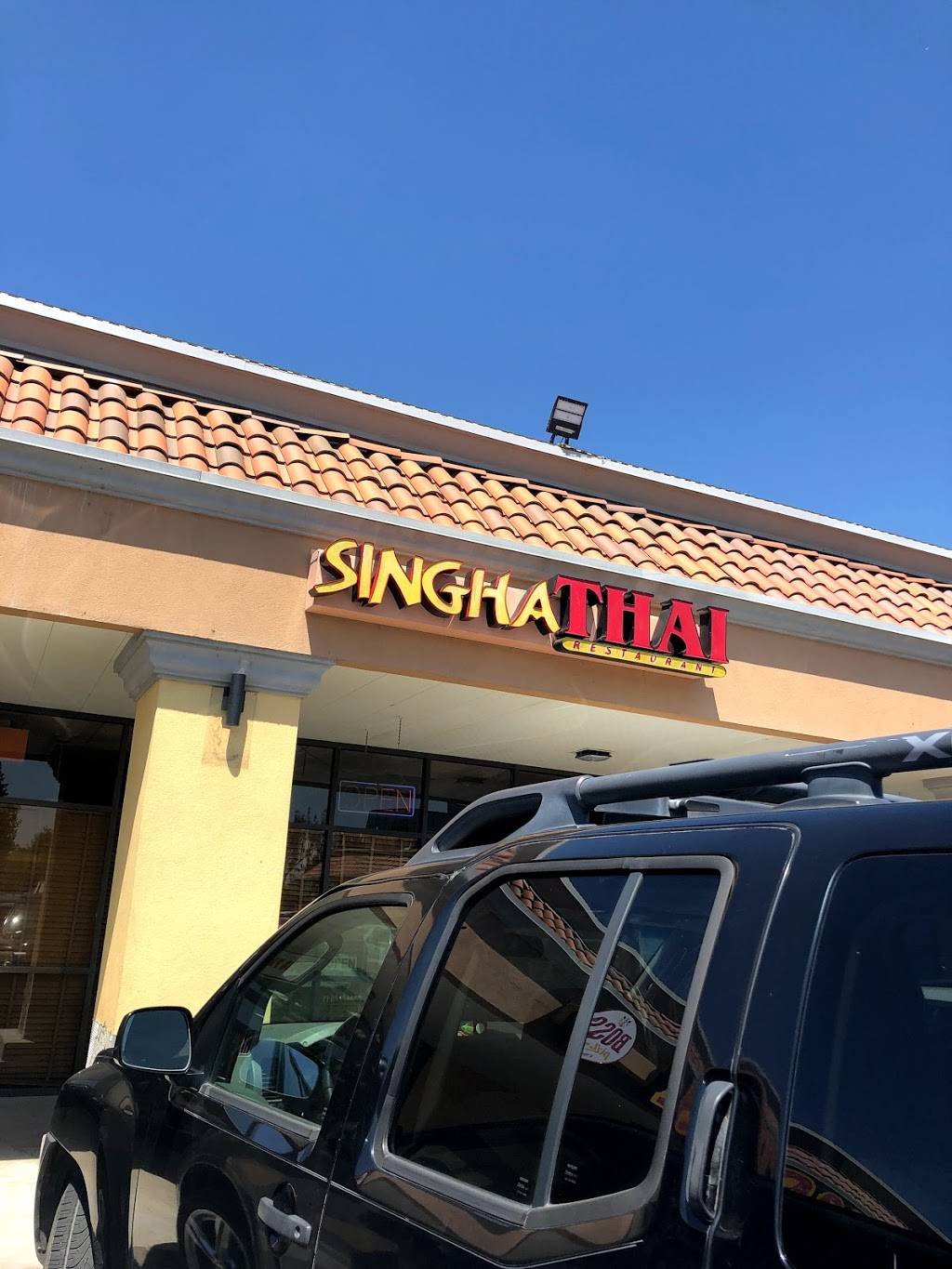 Singha Thai | restaurant | 5432 California Ave, Bakersfield, CA 93309, USA | 6616312631 OR +1 661-631-2631