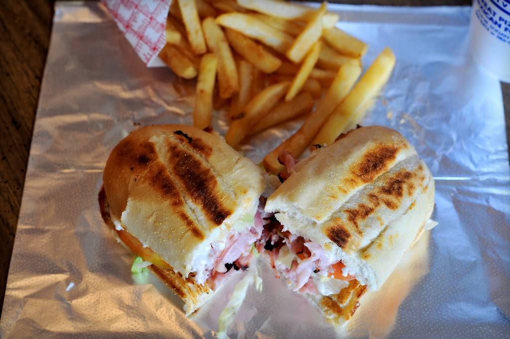 Villa Nova Drive Thru | meal delivery | 182 E Bank Rd, St Marys, OH 45885, USA | 4193945555 OR +1 419-394-5555