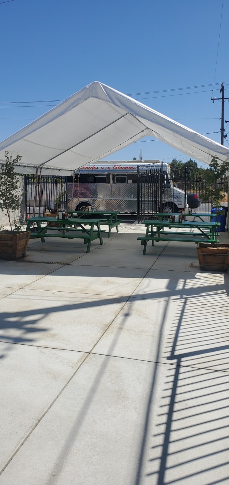 Mariscos la casuela #2 | restaurant | 1331 Bernard St, Bakersfield, CA 93305, USA | 6614934719 OR +1 661-493-4719