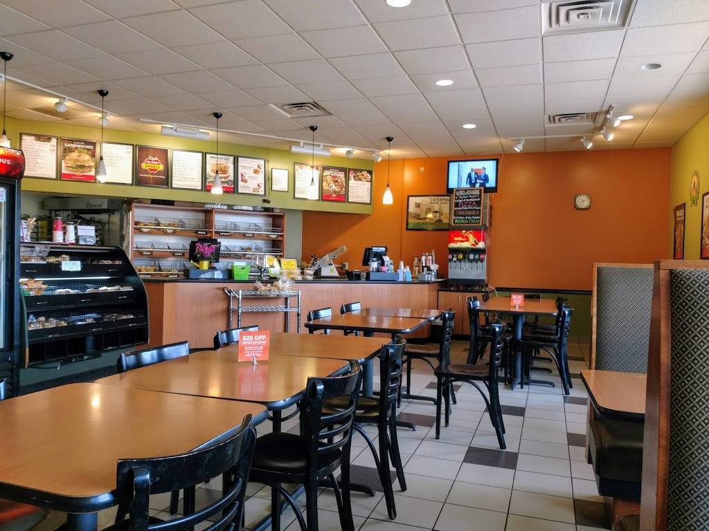 Big Apple Bagels | bakery | 2058 Lake Michigan Dr NW, Grand Rapids, MI 49504, USA | 6167352390 OR +1 616-735-2390