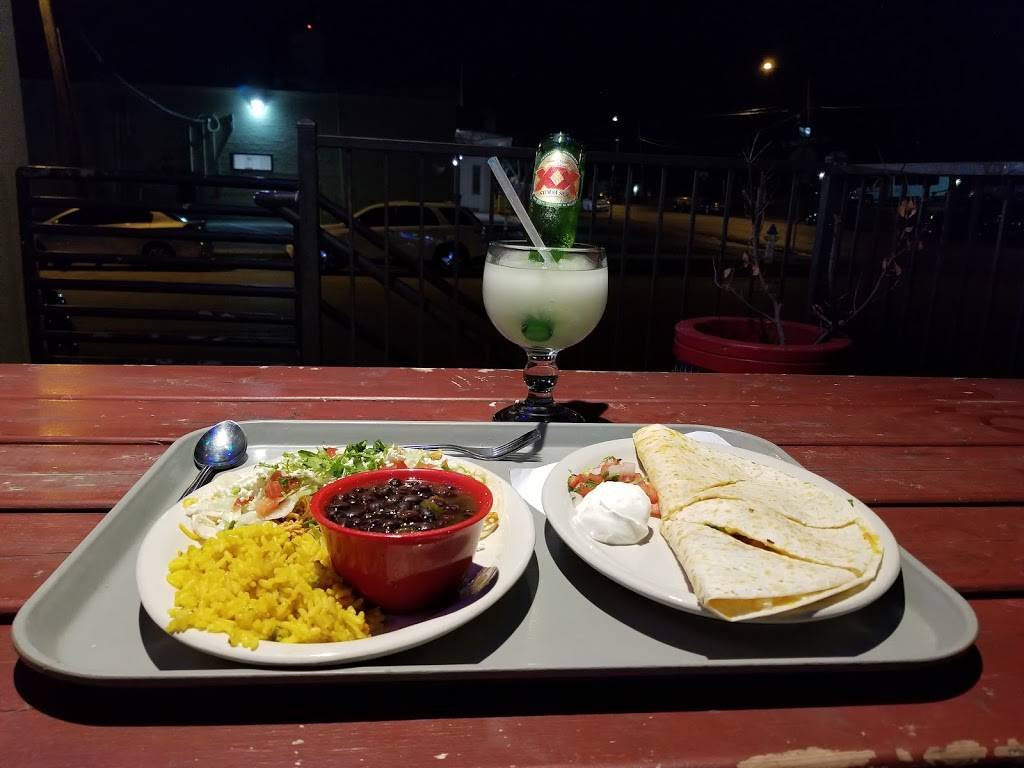 Fuzzys Taco Shop | restaurant | 115 Industrial St, Denton, TX 76201, USA | 9403808226 OR +1 940-380-8226