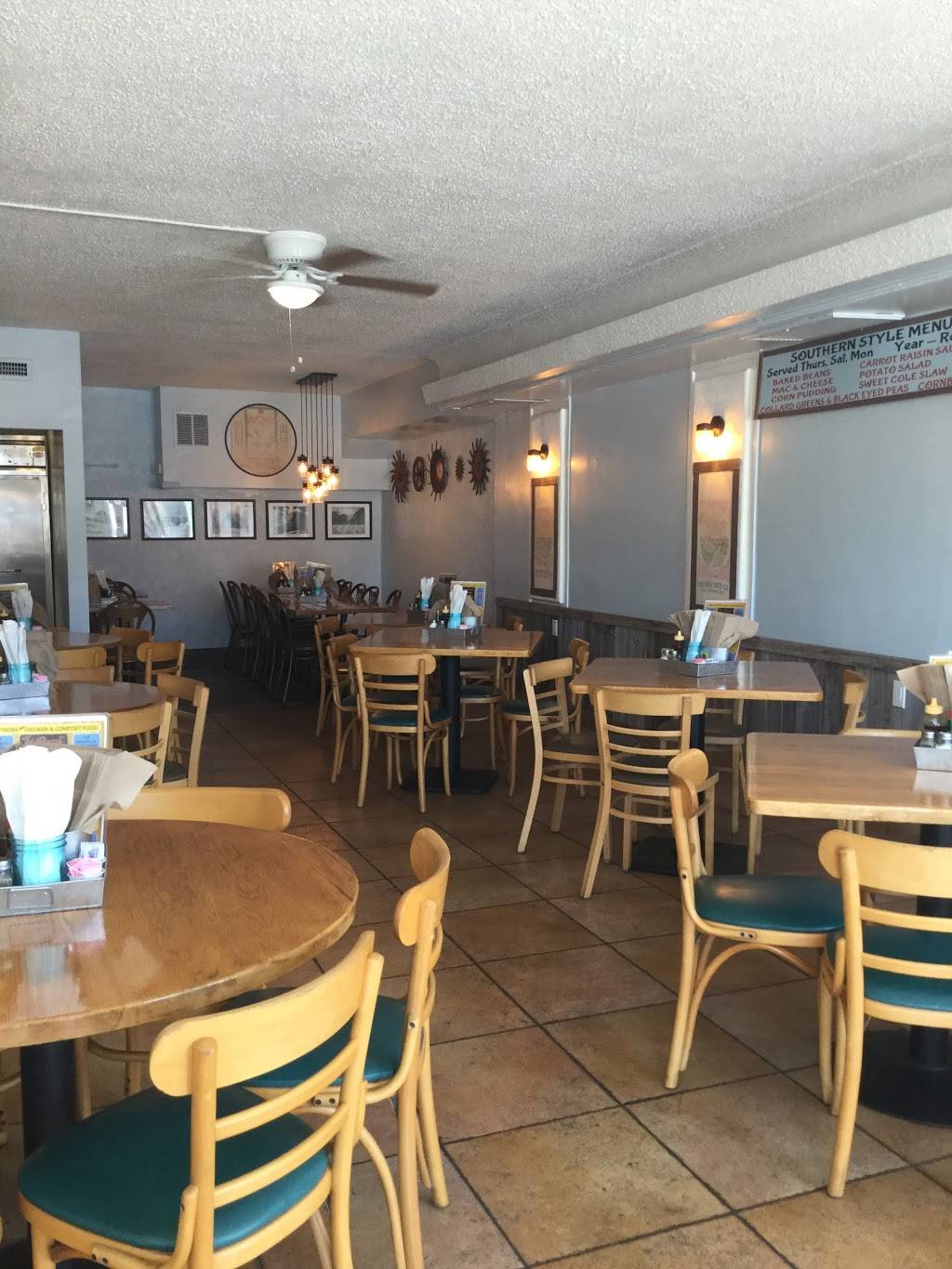 The Roost | restaurant | 420 22nd St S, St. Petersburg, FL 33712, USA | 7278234500 OR +1 727-823-4500