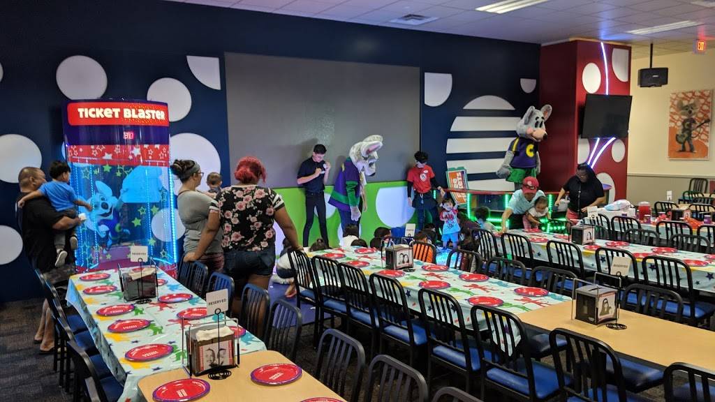 Chuck E. Cheese | restaurant | 700 Haumea St, Kapolei, HI 96707, USA | 8087627414 OR +1 808-762-7414