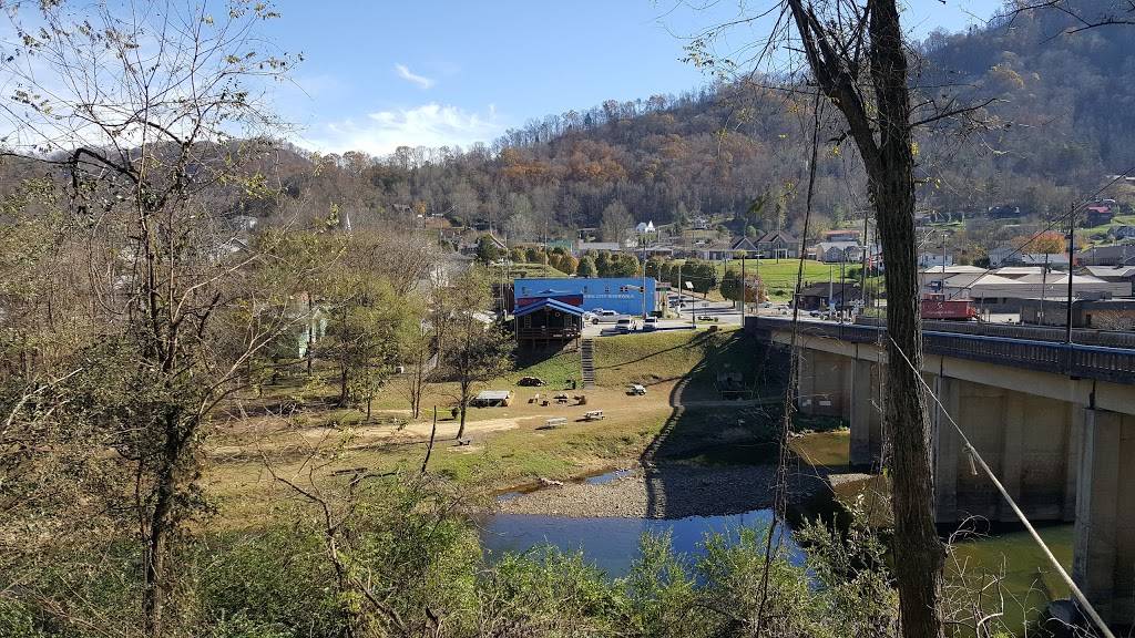 Time Out Pizza & Grill | restaurant | 100 Patty Loveless Dr, Elkhorn City, KY 41522, USA | 6067544222 OR +1 606-754-4222