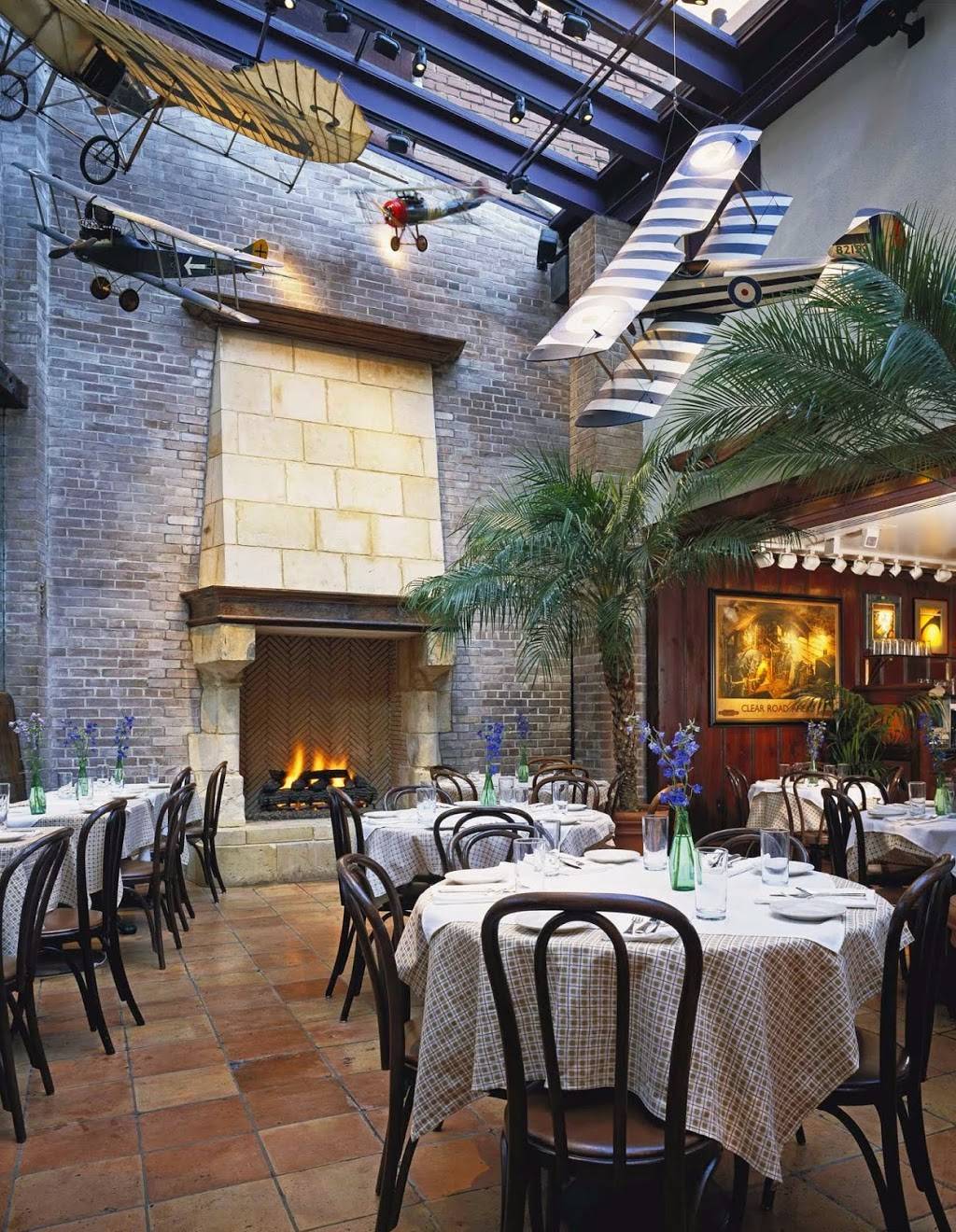 Clydes of Georgetown | restaurant | 3236 M St NW, Washington, DC 20007, USA | 2023339180 OR +1 202-333-9180