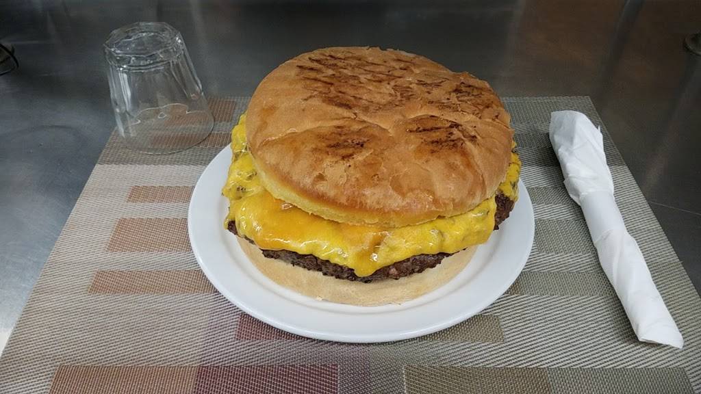 Haases Supper Club | restaurant | 9497 County Hwy D, Winneconne, WI 54986, USA | 9206852721 OR +1 920-685-2721