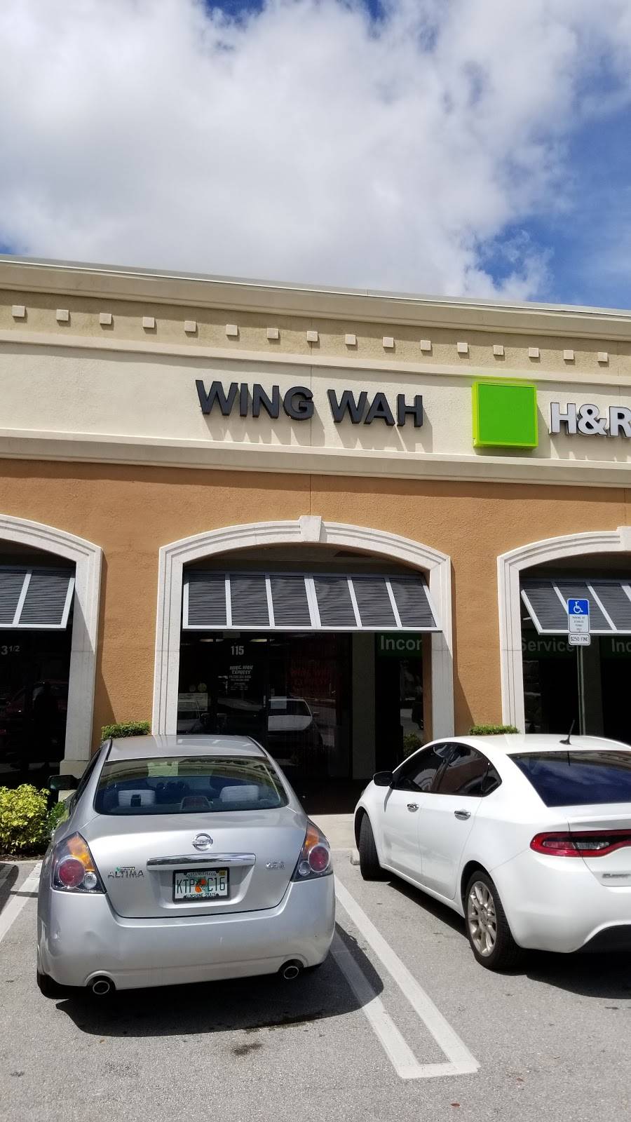 Wing Wah Express | restaurant | 115 N Congress Ave, Boynton Beach, FL 33426, USA | 5613648099 OR +1 561-364-8099