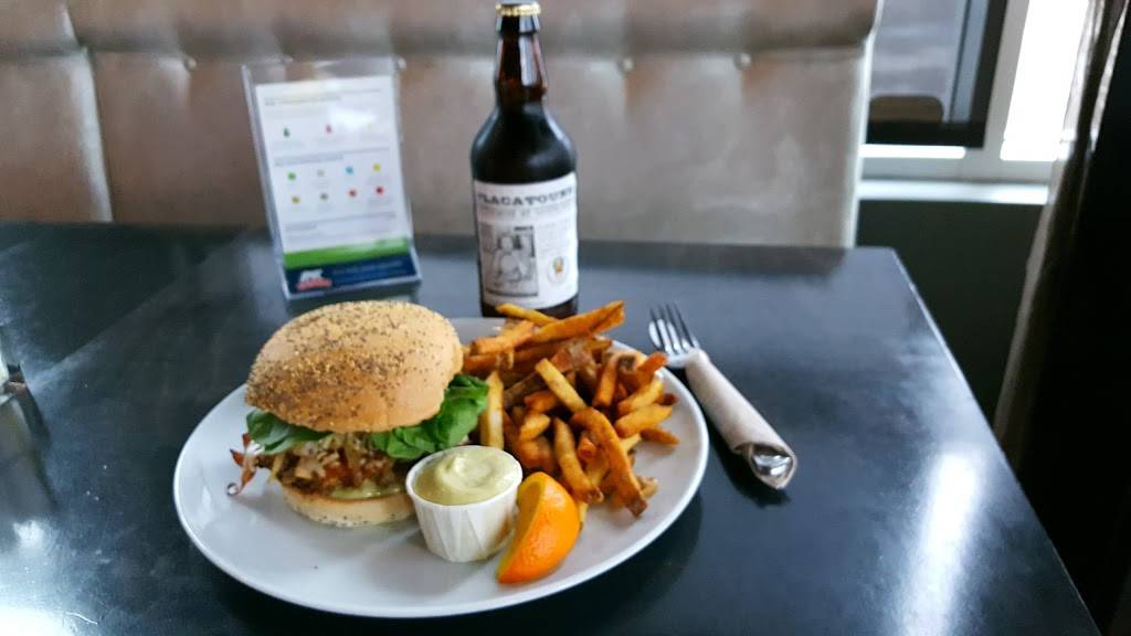 Chez Victor | restaurant | 2600 Avenue du Bourg-Royal, Québec, QC G1C 5S7, Canada | 4186612510 OR +1 418-661-2510