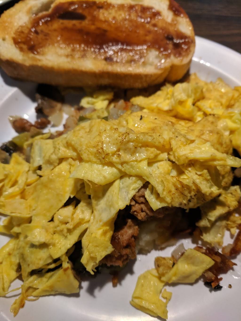 Avantis | restaurant | 1662 W 8th St, Erie, PA 16505, USA | 8144563096 OR +1 814-456-3096