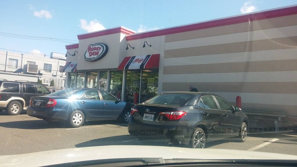 Honey Dew Donuts | bakery | 375 Neponset St, Canton, MA 02021, USA | 7815758955 OR +1 781-575-8955