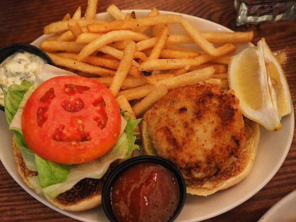 Gallos Seafood | restaurant | 8101 Roosevelt Blvd, Philadelphia, PA 19152, USA | 2153330484 OR +1 215-333-0484