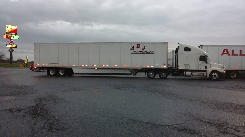 Flying J Travel Center | restaurant | 2210 Camp Swatara Rd, Myerstown, PA 17067, USA | 7179334146 OR +1 717-933-4146
