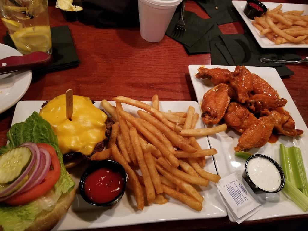 Brown Derby | restaurant | 18332 Bagley Rd, Cleveland, OH 44130, USA | 4408269900 OR +1 440-826-9900