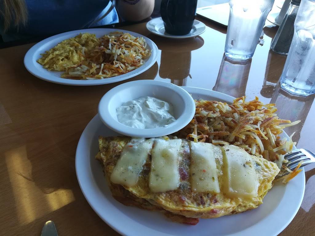 Carmelas Restaurant | restaurant | 2303 E Washington St, Bloomington, IL 61704, USA | 3096620186 OR +1 309-662-0186