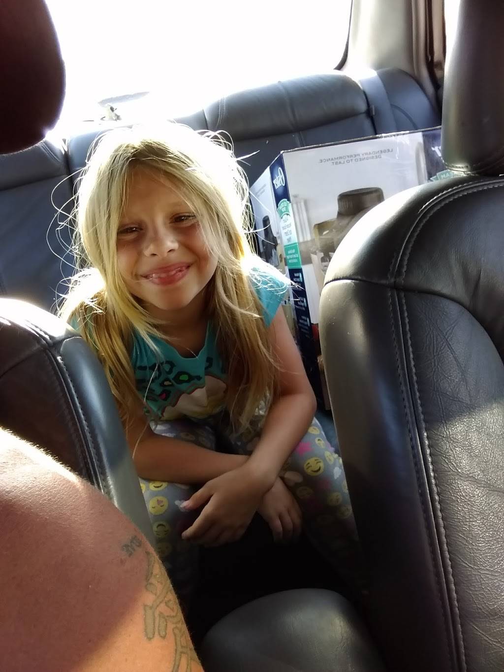 Fuzzys Bar & Grill | restaurant | 646-658 State Hwy Y, Eldon, MO 65026, USA | 5733925521 OR +1 573-392-5521