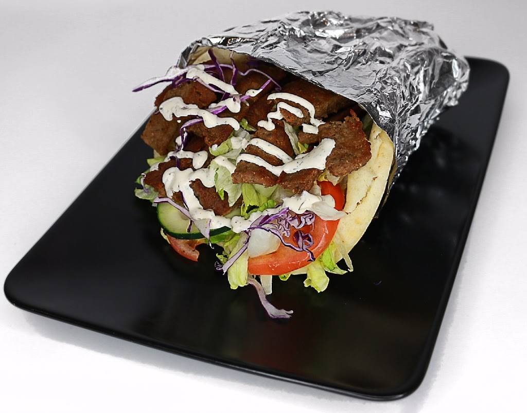 The Halal Spot | restaurant | 474 Myrtle Ave, Brooklyn, NY 11205, USA | 7182304900 OR +1 718-230-4900