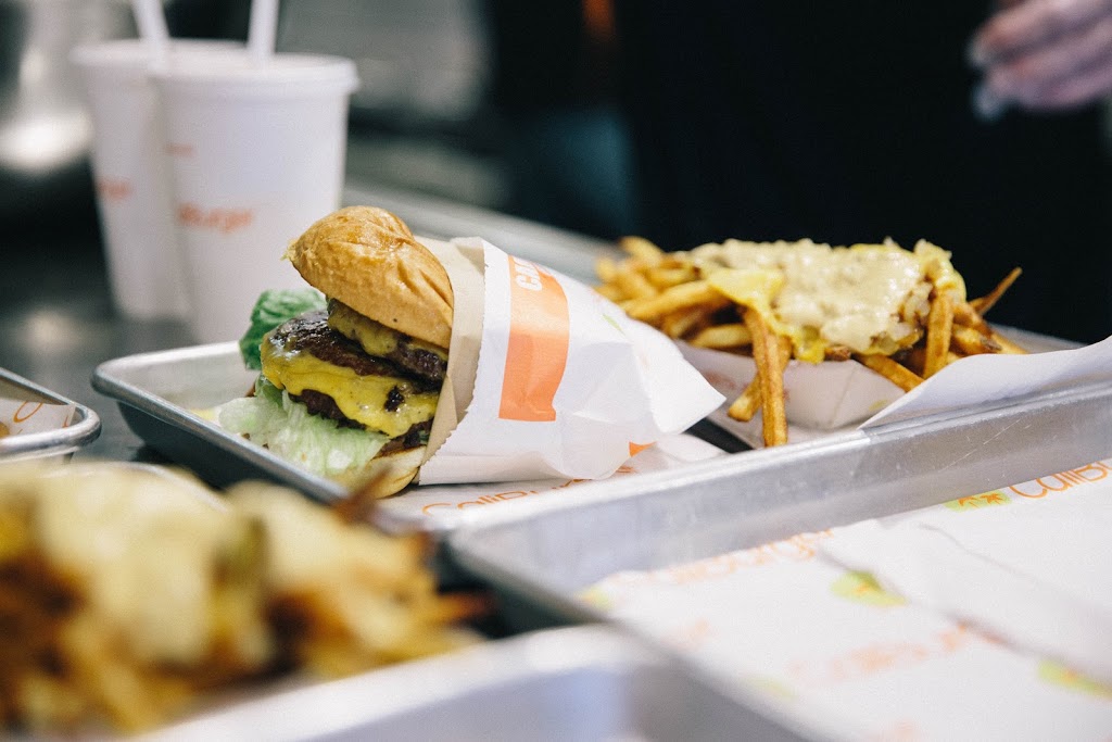 CaliBurger | restaurant | 5646 State Rd, Bakersfield, CA 93308, USA | 6616956851 OR +1 661-695-6851