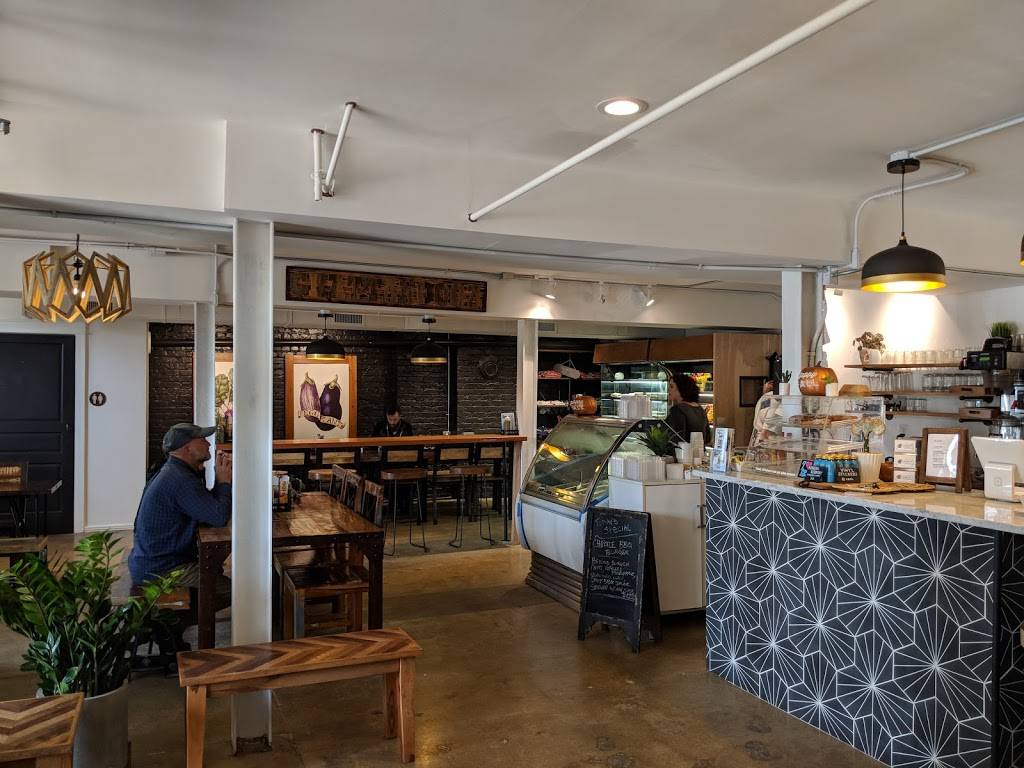 Cashew | restaurant | 149 River St, Chattanooga, TN 37402, USA | 4233555486 OR +1 423-355-5486