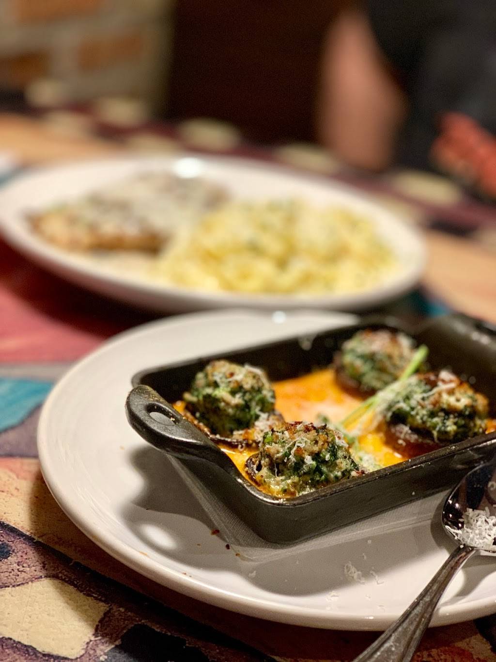 Carrabbas Italian Grill | restaurant | 2815 Geyser Dr, Colorado Springs, CO 80906, USA | 7195271126 OR +1 719-527-1126