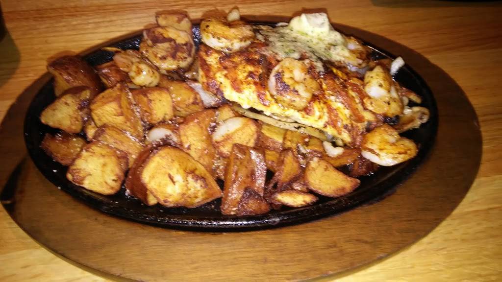 Applebees Grill + Bar | restaurant | 673 Gravois Bluffs Blvd, Fenton, MO 63026, USA | 6363051735 OR +1 636-305-1735