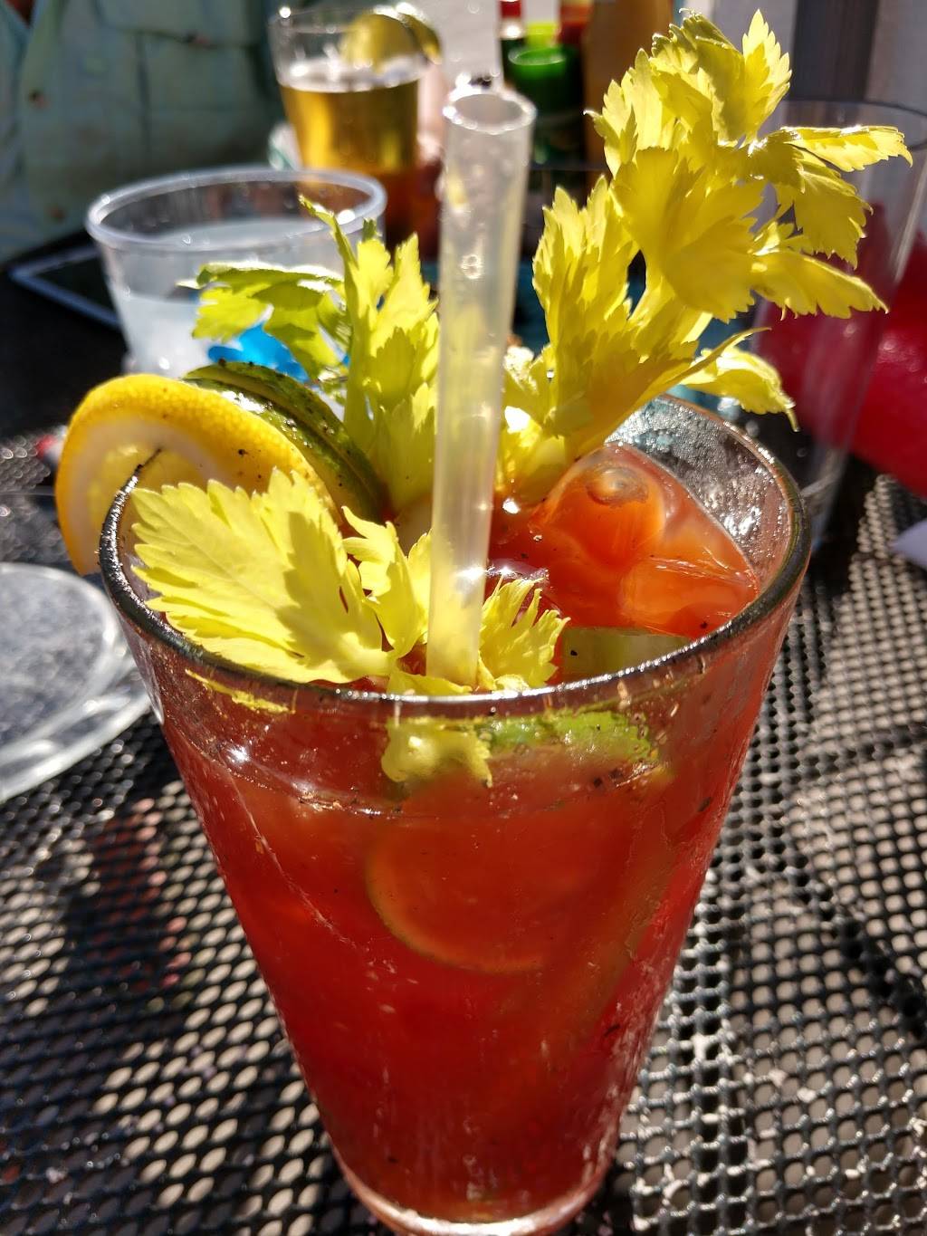 Little Tommies Tiki | restaurant | 5519 Shore Blvd S, Gulfport, FL 33707, USA | 7274988826 OR +1 727-498-8826