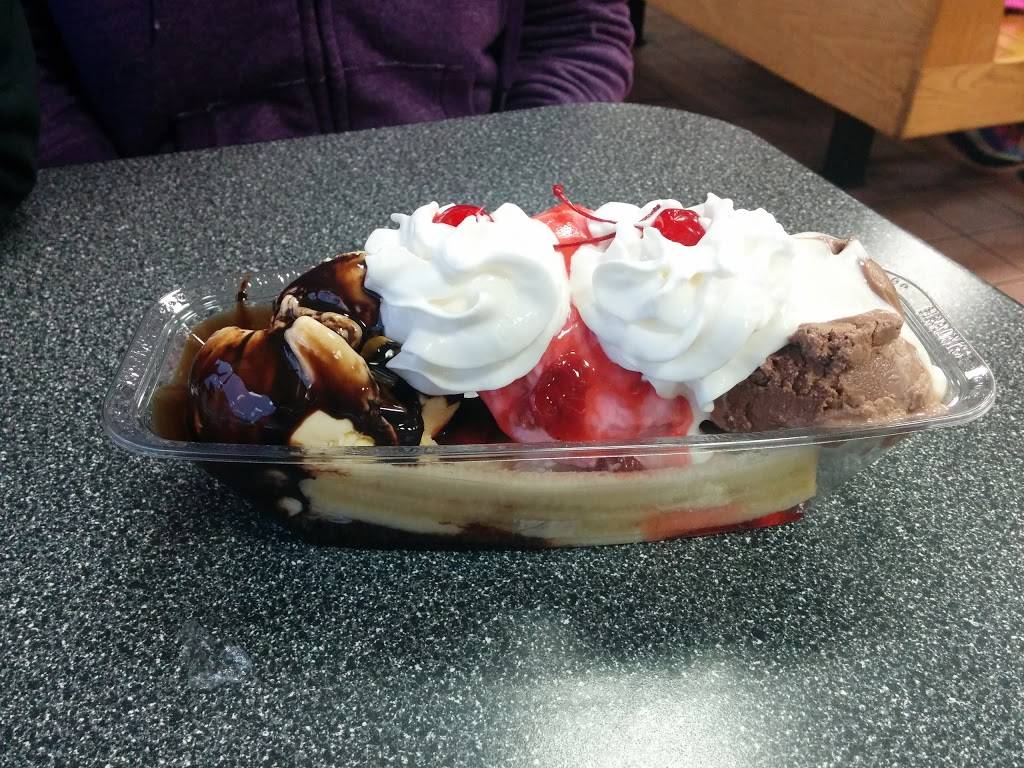 Braums Ice Cream & Burger Restaurant | restaurant | 2305 SE Walton Blvd, Bentonville, AR 72712, USA | 4792739696 OR +1 479-273-9696