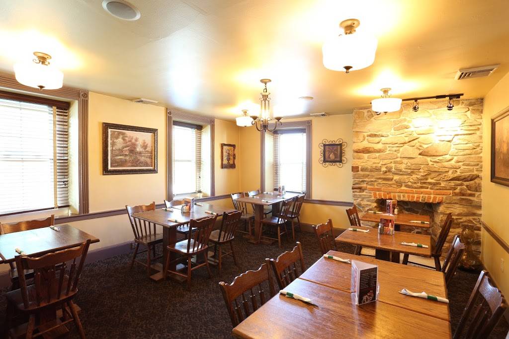 Harrys Hotdogs | restaurant | 2949 Lincoln Hwy, Sadsburyville, PA 19369, USA | 6108572331 OR +1 610-857-2331